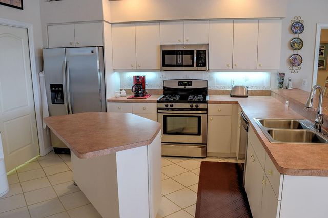 5113 FAR OAK CIRCLE, Sarasota, FL 34238