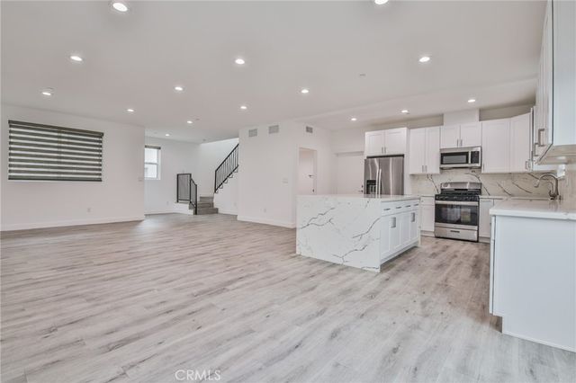 9117 N Nilo Lane, Panorama City, CA 91402