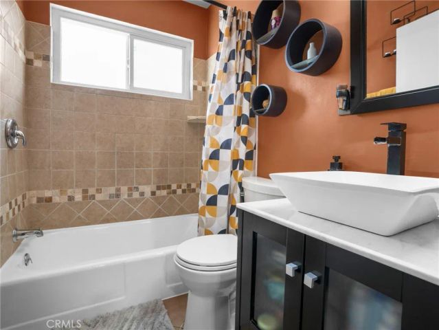 223 E Alru, Rialto, CA 92376