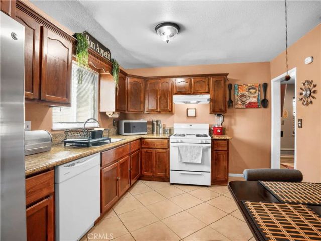 223 E Alru, Rialto, CA 92376