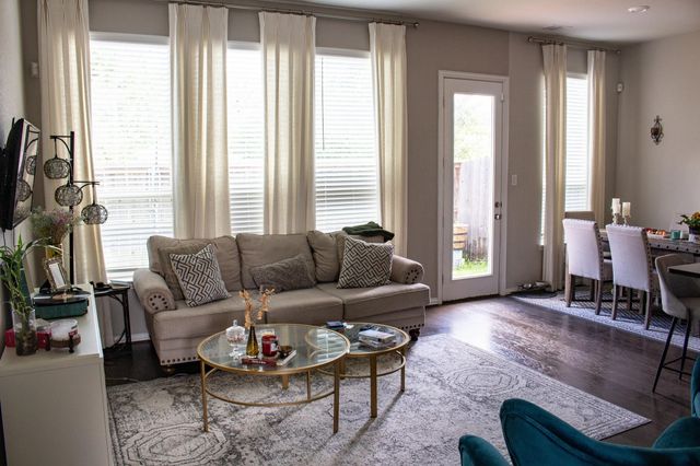 206 Fulton Station Drive, Houston, TX 77009