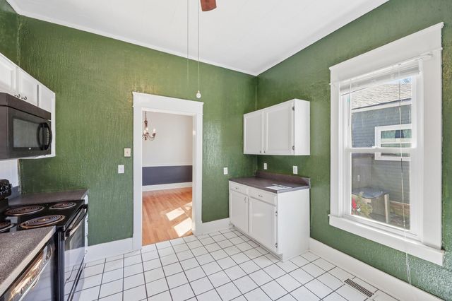 104 S Walnut Street, Wilmore, KY 40390