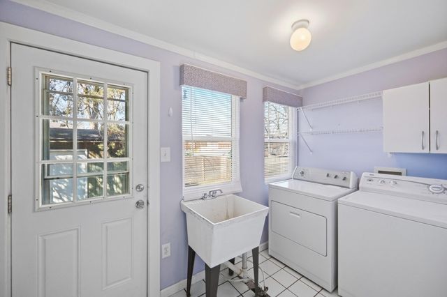 104 S Walnut Street, Wilmore, KY 40390