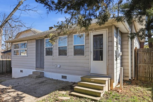 104 S Walnut Street, Wilmore, KY 40390