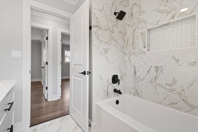 8804 S Fairfield Avenue, Evergreen Park, IL 60805