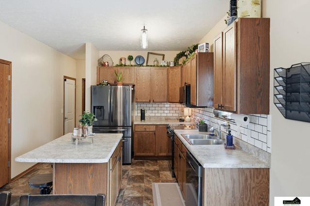 941 Scotts Creek Court, Hickman, NE 68372