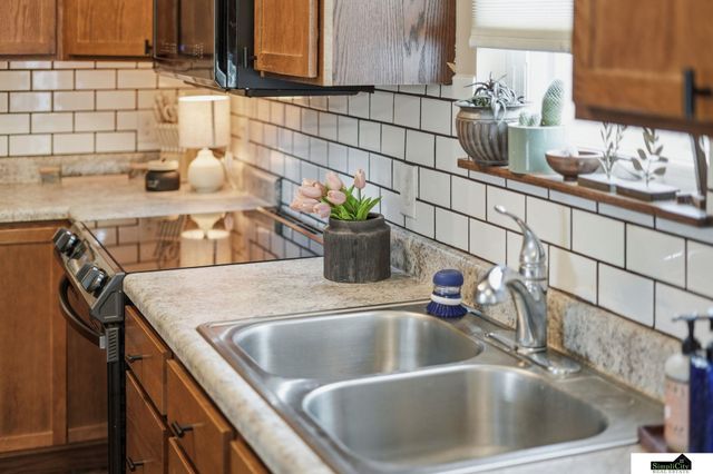 941 Scotts Creek Court, Hickman, NE 68372