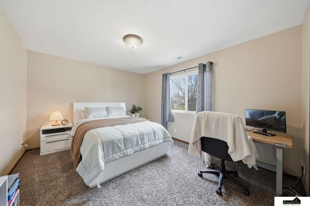 941 Scotts Creek Court, Hickman, NE 68372