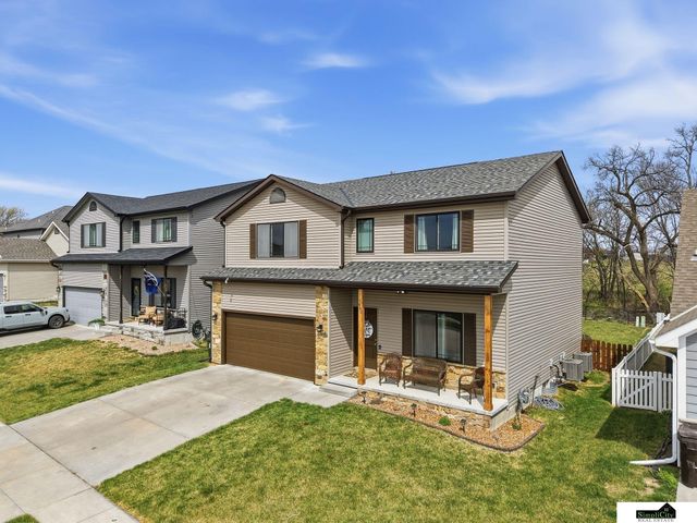 941 Scotts Creek Court, Hickman, NE 68372