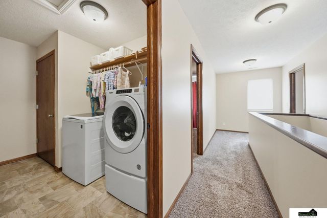 941 Scotts Creek Court, Hickman, NE 68372