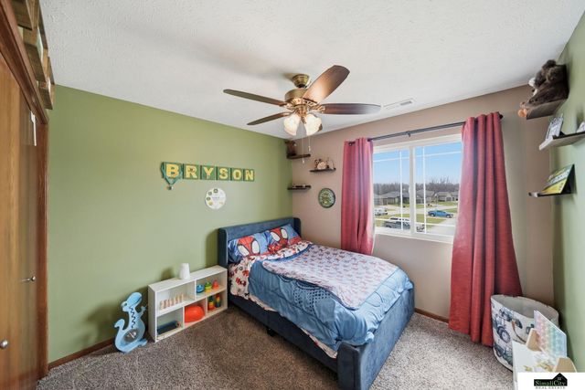 941 Scotts Creek Court, Hickman, NE 68372