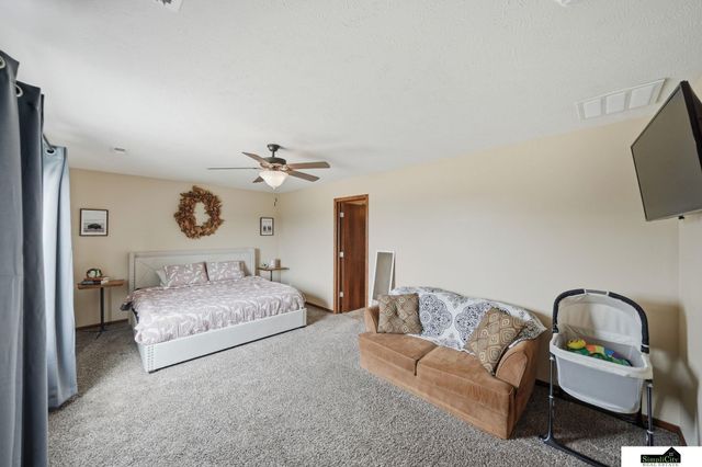 941 Scotts Creek Court, Hickman, NE 68372