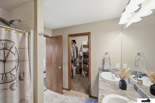 941 Scotts Creek Court, Hickman, NE 68372