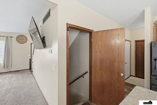 941 Scotts Creek Court, Hickman, NE 68372