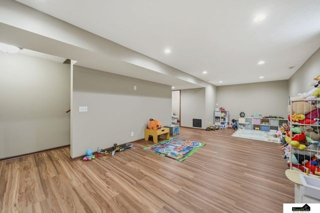 941 Scotts Creek Court, Hickman, NE 68372