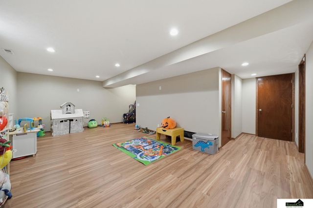 941 Scotts Creek Court, Hickman, NE 68372