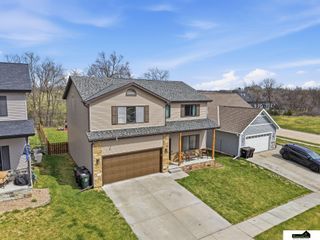 941 Scotts Creek Court, Hickman, NE 68372