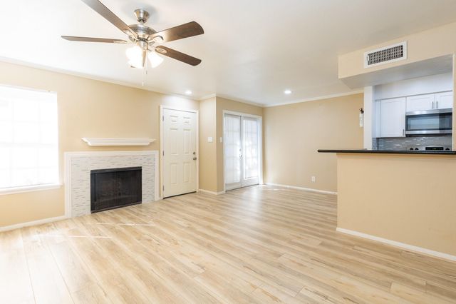 14600 Fonmeadow Drive 1106, Houston, TX 77035