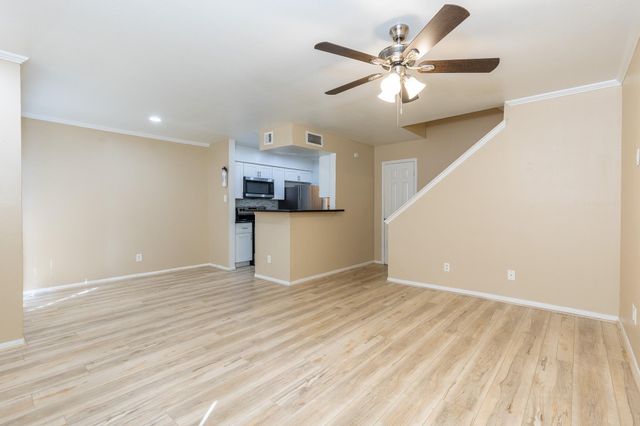14600 Fonmeadow Drive 1106, Houston, TX 77035