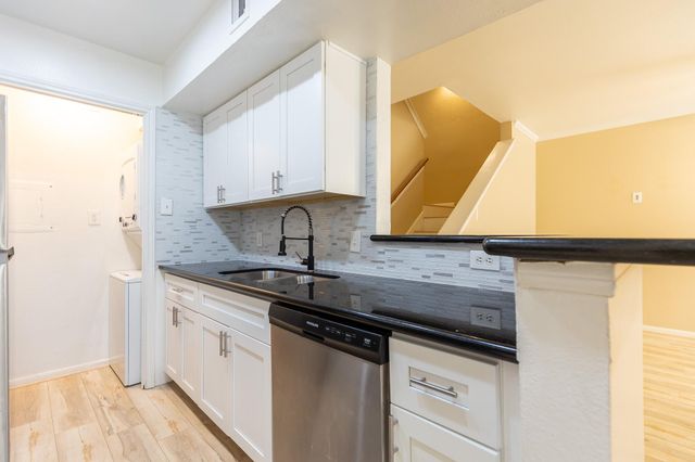14600 Fonmeadow Drive 1106, Houston, TX 77035