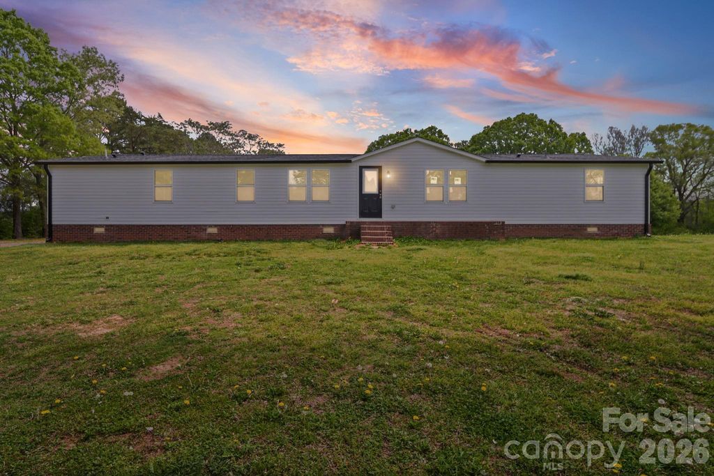 8592 Amanda Lane, Norwood, NC 28128