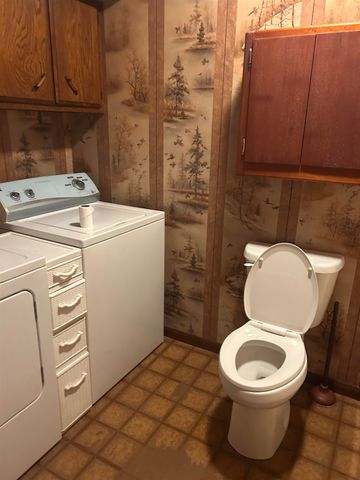 574 Hospital Dr, Raceland, LA 70394