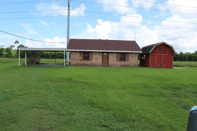 574 Hospital Dr, Raceland, LA 70394