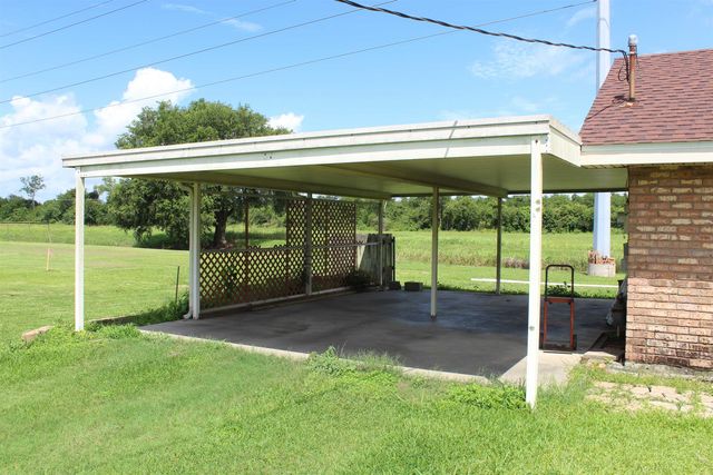 574 Hospital Dr, Raceland, LA 70394