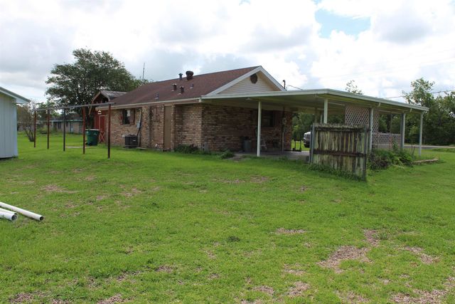 574 Hospital Dr, Raceland, LA 70394