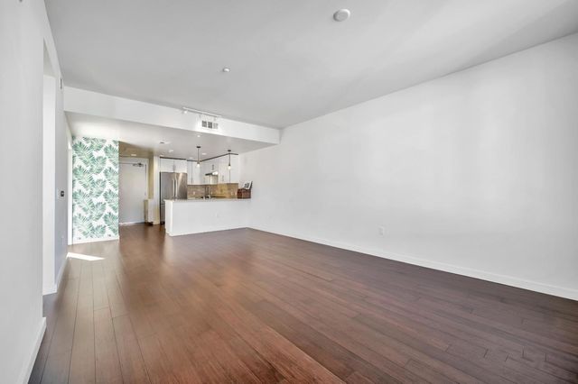 501 Hudson Avenue 304, San Francisco, CA 94124