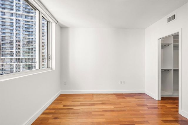 500 Brickell Ave 2901, Miami, FL 33131