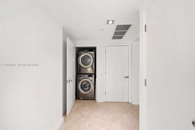 500 Brickell Ave 2901, Miami, FL 33131