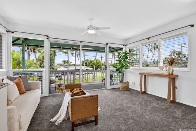 821 Kainui Drive, Kailua, HI 96734