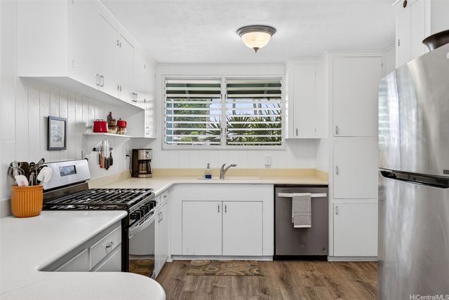 821 Kainui Drive, Kailua, HI 96734