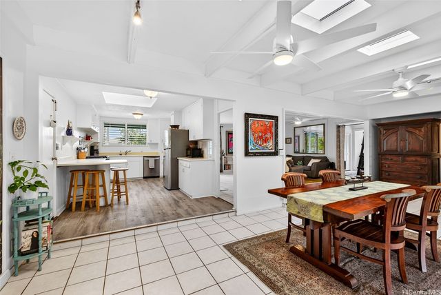 821 Kainui Drive, Kailua, HI 96734