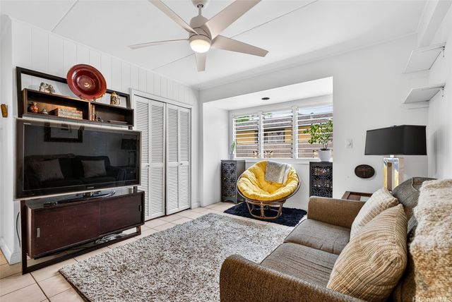 821 Kainui Drive, Kailua, HI 96734