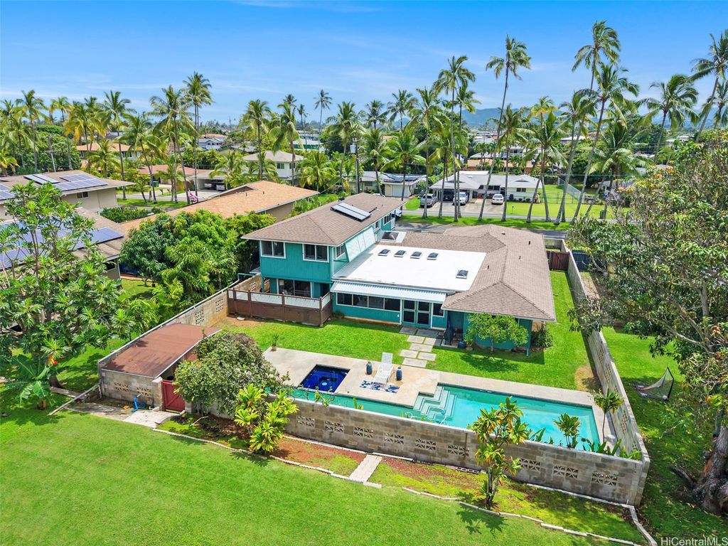 821 Kainui Drive, Kailua, HI 96734