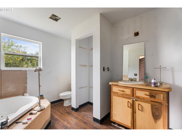 39812 Ne 94TH Ave, La Center, WA 98629