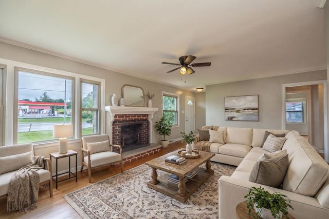 3970 Lexington Road, Paris, KY 40361
