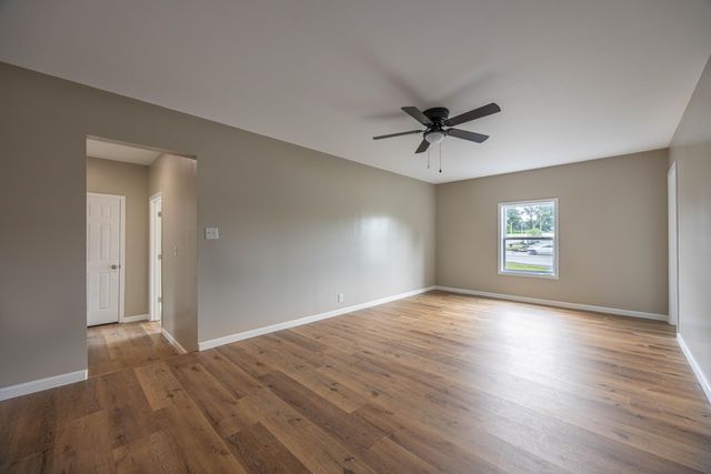 3970 Lexington Road, Paris, KY 40361