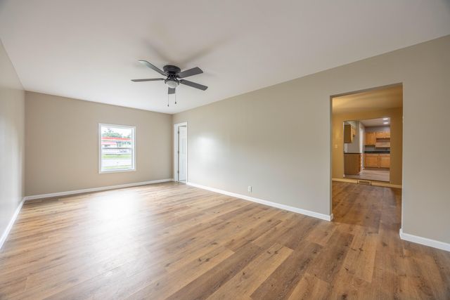 3970 Lexington Road, Paris, KY 40361