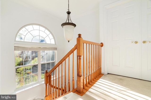 19217 KEPHARTS MILL TER, Leesburg, VA 20176