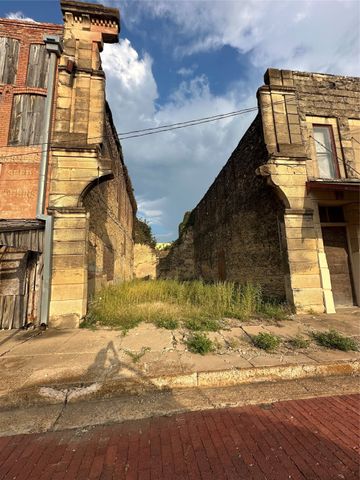 354 5th Street, Honey Grove, TX 75446