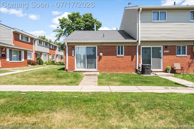 29254 Manchester Street, Westland, MI 48185