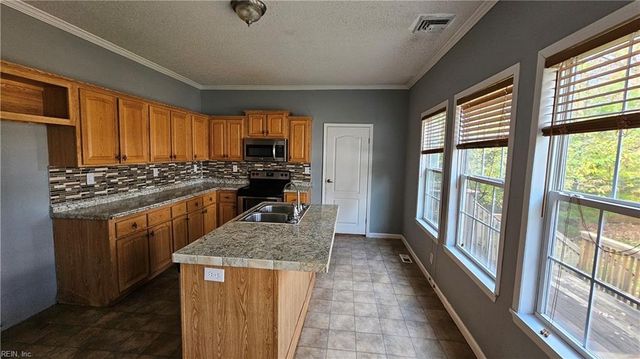 19 Denbigh BLVD, Newport News, VA 23608