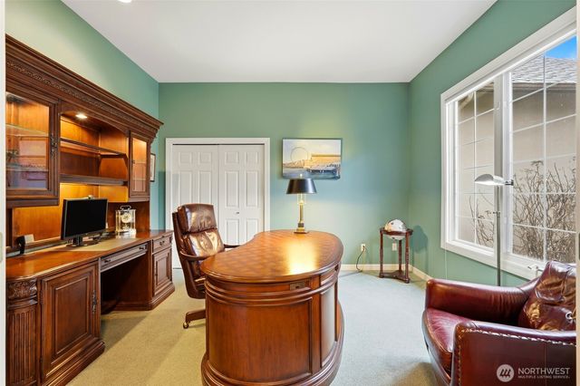 5633 194th Lane SE, Issaquah, WA 98027