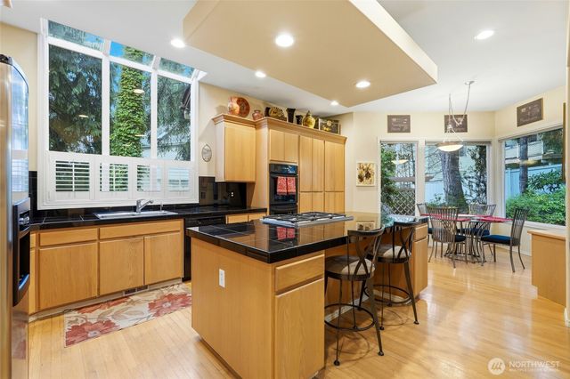 5633 194th Lane SE, Issaquah, WA 98027