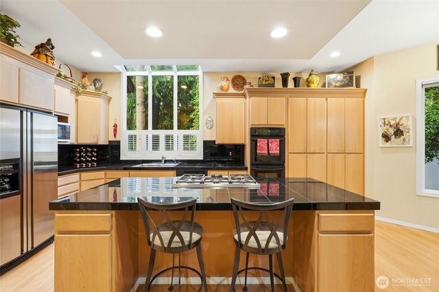 5633 194th Lane SE, Issaquah, WA 98027