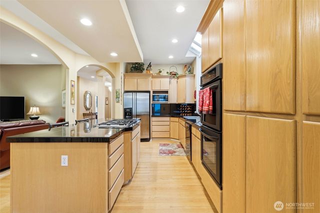 5633 194th Lane SE, Issaquah, WA 98027