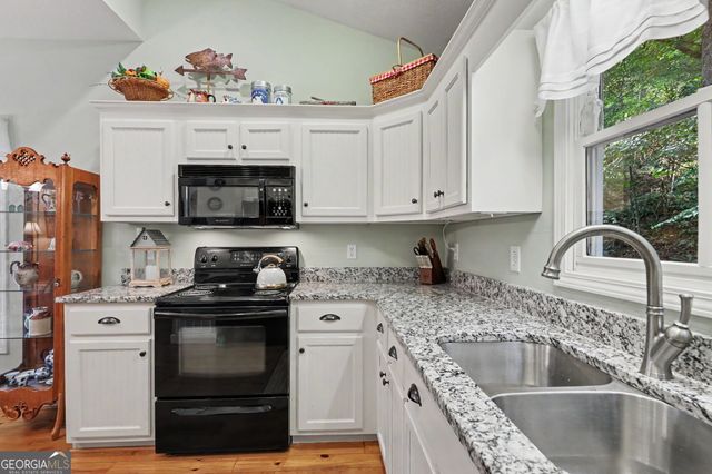 105 Evergreen Road, Hiawassee, GA 30546